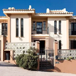 preciosa-villa-con-gran-piscina-y-fabulosas-vistas.1costadelsol.com/